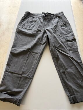 Woman’s Sonoma Gray Cargo cropped Pants with Drawstring, Size 12